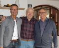 Bild: mfh
Rudi Poppendörfer (Mitte) an seinem 90. Geburtstag zusammen mit Bürgermeister Peter Achatzi (links) und dem stellvertretenden CSU-Ortsvorsitzenden Wolfgang Rattai (rechts).