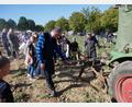 Archivbild: hmr
Nicht nur Kinder sind begeistert beim Ernten mit Kartoffelschleudern. Heuer steigt das Kartoffelfest am Sonntag, 6. Oktober.