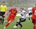 Archivbild: Hubert Ziegler
Anne Wagner (links/Szene aus dem Spiel gegen Kirchberg) schoss beim FC Ruderting das entscheidende Tor.