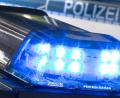 Symbolbild: Friso Gentsch/dpa 
Bei Leuchtenberg fuhr sich ein Mann mit seinem Auto in einem Waldstück fest.