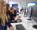 Bild: Werner Winderl/exb
Gut bestellt ist es um die Digitalisierung an der Oberviechtacher Schule. In die Erweiterung der EDV-Ausstattung wird weiter investiert.