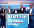 Bild: Christoph Soeder/dpa
Auf der Wahlparty der AfD wurde auch das sogenannte Abschiebelied gesungen. (Archivbild)