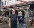 Bild: pz
Alfred und Justine Ulrich vor ihrem Gasthof "Zum Tillenblick" in Bad Neualbenreuth. Vor 25 Jahren haben sie das Lokal an der Tirschenreuther Straße eröffnet.