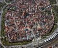 Luftbild: Bernd Georgi
Die Altstadt von Amberg: Sie soll attraktiver werden, wozu ein Gestaltungskonzept ausgearbeitet wurde. Und das sieht so einiges vor: Zum Beispiel Wasserspender und Selfie-Points, aber auch Spielmöglichkeiten für Kinder wie einen Wasserspielplatz, für den die Mehrheit der Stadträte das Modell "Action" wählten.