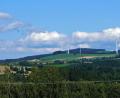 Archivbild: eg
Bei Bärnau stehen schon acht Windräder. Vier weitere Anlagen sollen noch hinzukommen, allerdings gibt es Widerstand aus Tschechien