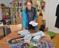 Bild: dob
Die evangelische Stadtpfarrerin Carmen Riebl ist guten Mutes, die ausgegebene Wette zu den Kirchenvorstandswahlen zu schaffen. Um die 250 Briefwahlkuverts sind bereits im Pfarrbüro eingegangen.