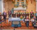 Bild: arr
Die Gruppe "Effata" hatte zu ihrem Jubiläumskonzert in die Kirche nach Perschen eingeladen.