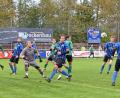 Bild: Gebert
Im Strafraum der Sportfreunde Kondrau (blaue Trikots) sind alle Blicke auf den Ball gerichtet. Das Schlusslicht der Kreisliga 2 verlor das Siftlandderby beim SV Mitterteich II klar mit 2:6.