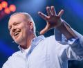 Archivbild: Matthias Balk/dpa
Stefan Raab kommt mit weiteren Sendungen ins RTL-Fernsehen zurück.