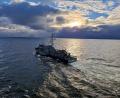 Bild: Hauptbootsmann Stephan Pagels
Auf der Suche nach potenziell tödlichen Seeminen: Bis zu zwei Wochen ist das Minenjagdboot "Sulzbach-Rosenberg" auf See durchhaltefähig. Dann muss es für die Versorgung zurück in den Hafen – vor allem, weil frische Lebensmittel und der Diesel ausgehen.