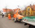 Bild: Susanne Uschold, Stadt Amberg
Der Großhäcksler der Stadtgärtnerei zerkleinert Äste und Schnittgut.