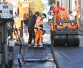Bild: Gabi Schönberger
Die Straßenbauarbeiten in der Prinz-Ludwig-Straße gehen ihrem Ende entgegen und sollen in dieser Woche abgeschlossen werden.