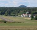 Archivbild: Kunz
Rund 20.000 Flugzeuge landen jährlich derzeit auf dem Weidener Flugplatz in Latsch. Die BI Fluglärm wünscht sich eine Halbierung, mindestens.