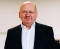 Bild: Berufliches Schulzentrum Selb
Dr. Bernhard Nitsche aus Weiden erhält den Rainer-Markgraf-Preis.