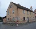 Bild: bey
Der Markt Luhe-Wildenau hat das Haus Kirchenstraße 6 erworben, das jetzt mit Mitteln aus dem Städtebauförderprogramm abgebrochen wird.