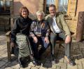 Bild: Marco Barthelmes/exb
Bürgermeister Hans Prechtl und seine Gattin Irmgard gratulieren Rosa Schmauser im Gasthaus Bodensteiner zu ihrem 95. Geburtstag.