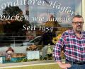 Bild: Gabi Schönberger
Noch steht Georg Hägler vor seinem Café am Hammerweg. Im Januar wird er es für immer schließen.