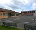 Archivbild: jr
Wenn alles wie geplant läuft, können an der Grundschule Bad Neualbenreuth (Bild) Anfang nächsten Jahres die Arbeiten für die Unterbringung des Kindercampus beginnen.