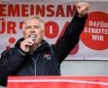 Bild: Daniel Karmann/dpa
Horst Ott, Verhandlungsführer IG Metall Bayern, ruft auch am Montag wieder zu Warnstreiks in der Metall- und Elektroindustrie auf.