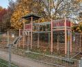 Bild: Wolfgang Steinbacher
Per Bauzaun wurden vor einigen Wochen weite Bereiche des Spielplatzes an der Eglseer Straße in Amberg gesperrt.