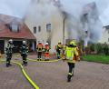 Bild: Feuerwehr Pfreimd/exb
Dichter Qualm schlägt den Feuerwehrmännern am Dienstag beim Brand in einem Mehrfamilienhaus am Birkenweg in Pfreimd entgegen.