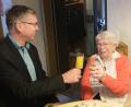 Bild: usc
3. Bürgermeister Franz Badura gratulierte der 90-jährigen Margot Dorsch im Namen der Stadt und stieß mit ihr auf noch lange stabile Gesundheit an.