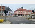 Bild: rw
Die Ampelanlage an der Kreuzung Unterer Markt/Kaiserberg in Erbendorf wurde einer Standfestigkeitsprüfung unterzogen: Das Ergebnis: Ein Teil der Anlage muss ausgetauscht werden.