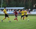 Archivbild: Dieter Jäschke
Mario Schmien vom FC Amberg (rechts) versucht Dominik Zawal (Mitte) am Schuss zu hindern. Das Hinspiel konnte Amberg für sich entscheiden – am Samstag geht es wieder ins Duell.
