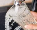 Symbolbild: Patrick Pleul/dpa-Zentralbild/dpa
Das Trinkwasser, das in Theuern und Wolfsbach aus dem Hahn fließt, bleibt dasselbe. Nur soll es künftig ohne den Umweg über einen Zweckverband in den Haushalten landen.