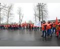 Bild: bey
Die Beteiligung der Beschäftigten der BHS Weiherhammer am Warnstreik, zu dem die IG Metall aufgerufen hatte, war groß.