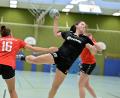 Bild: Hubert Ziegler
Martina Kardos (schwarzes Trikot) und die HG Amberg empfangen das Spitzenteam SG Frankenpower.