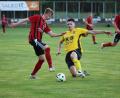 Archivbild: Dieter Jäschke
Das Hinspiel im August war schon umkämpft: Johannes Gradl (links) vom SC Luhe-Wildenau versuchte sich, gegen Leon Schreiner vom FC Amberg zu behaupten.