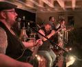 Bild: stg
Die Musiker der Band AC/DX. standen am Samstagabend mit ihrem "Low Voltage"-Programm auf der Bühne im Kemnather Kulturcafé.