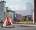 Bild: Daniel Vogl/dpa
Nach dem verheerenden Brand eines Fabrikgebäudes in Wunsiedel verlegt der Kabelhersteller Pfisterer seine Produktion dauerhaft nach Tschechien.