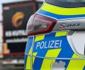 Bild: Hendrik Schmidt/dpa
Bei Temperaturen um den Gefrierpunkt durfte sich der 54-Jährige zum Aufwärmen in den Streifenwagen setzen und bekam eine Decke. (Symbolbild)