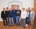 Bild: fvo
Der neue Beirat des Marktladen Waldthurn UG (haftungsbeschränkt) mit (von links): Wolfgang Bäumler, Geschäftsführerin Petra Reil, Johann Puff, Geschäftsführer Michael Steiner, Jan Hauser, Petra Müller, Lisa Scheck, Ludwig Eger und Steffi Daubenmerkl.