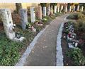 Bild: mma
Unverändert bleiben die meisten der Gebühren für den Hahnbacher Friedhof. Die Urnenstelen erfreuen sich hier zunehmender Beliebtheit.