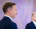 Bild: Christoph Soeder/dpa
Ex-Finanzminister Lindner warf Kanzler Scholz eine „Entlassungsinszenierung“ vor - und steht nun selbst in der Kritik. (Archivbild)