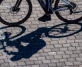 Symbolbild: Stefan Sauer/dpa/Symbolbild
In Hersbruck sind am Dienstagabend, 12. November, eine Frau und ein junger Mann auf ihren Rädern zusammengestoßen.