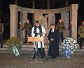 Bild: jr
Stadtpfarrer Oliver Pollinger und der evangelische Pfarrer Andreas Kraft sprachen bei der Feier des Volkstrauertags Gebete vor dem Kriegerdenkmal. Mitglieder der Krieger-, Soldaten- und Reservistenkameradschaft Mitterteich stellten eine Ehrenwache.