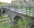 Bild: Benkhardt
Die Eisenbahnbrücke beim Ortsteil Scheibe ist bereits sehr alt. Das Landesamt für Denkmalschutz hat angeregt, sie unter Denkmalschutz zu stellen.