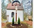 Bild: mma
Im Frühjahr wird der Kreis aus Natursteinen vor dem Kreuz auf dem Frohnberg dank einer Spende bepflanzt.