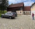 Bild: Markt Königstein
Bürgermeister Jörk Kaduk findet die Ideen und Vorschläge des städtebaulichen Beraters Martin Popp für den Vorplatz des Rathauses und die Fläche des Gaberstadels sehr positiv.
