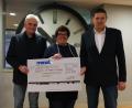 Bild: Klinikum Amberg/Uschold
Die Firma Maxit unterstützt mit 750 Euro das Kinderpalliativteam Ostbayern und lässt damit Weihnachtswünsche wahr werden.