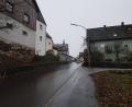 Bild: gi
Die relativ neue Durchgangsstraße in Burgtreswitz, eine Kreisstraße, muss im Rahmen der Baumaßnahme wieder aufgerissen werden.