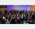 Bild: Rainbow-Chor, Buchberg/CH
Der Rainbow-Chor aus Buchberg in der Schweiz feiert sein 20-jähriges Bestehen. Der Schnaittenbacher Chor Happy Voices bereichert das Programm. Zwei gemeinsam gesungene Lieder bilden den Abschluss des Konzertnachmittags.