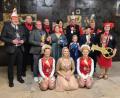Bild: Stephanie Wisgickl /exb
Die neuen Prinzenpaare und das Präsidium der FG Nabburg sind auf dem Foto mit dem Bürgermeister zu sehen.