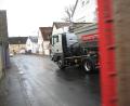 Bild: knh
Da links und rechts in der Hüttener Straße geparkt wird, kommt es mit den Lkw oft zu widrigen Verkehrssituationen.