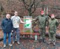Bild: Johannes Sperber
Die Soldaten aus Weiden spenden an die Windischeschenbacher Pfadfinder.