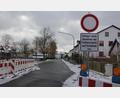Bild: kro
Schilder vor dem Ulmenweg regeln, wer durchfahren darf.
